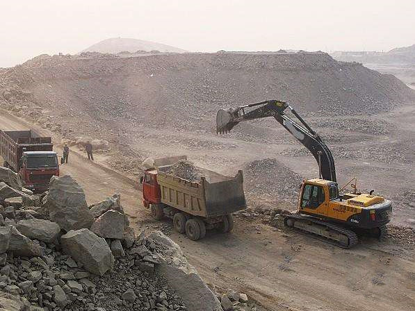 土石方基建工程的双引擎技术解析